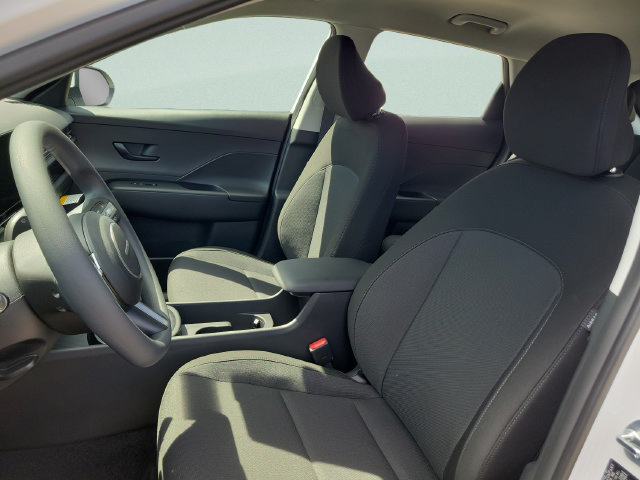 New 2027 Hyundai Kona SE FWD image 23