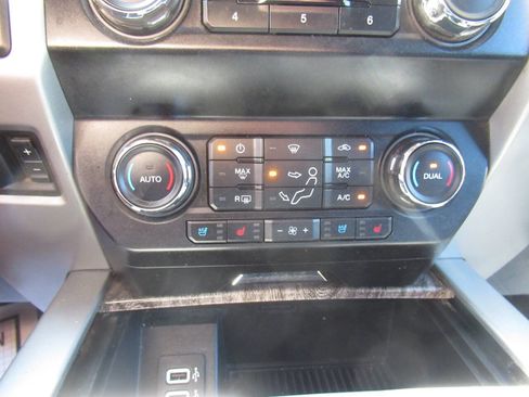 Used 2019 Ford F350 Lariat AWD/4WD image 25