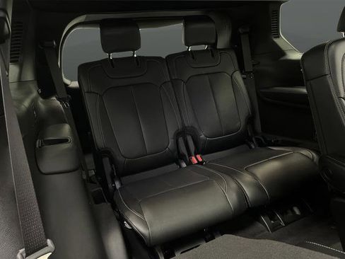 Used 2025 Jeep Grand Cherokee L Limited w/ Luxury Tech Group II image 33