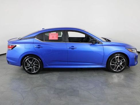 Certified 2025 Nissan Sentra SR FWD image 12