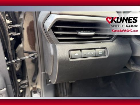 Used 2025 Nissan Altima 2.5 SV FWD image 17