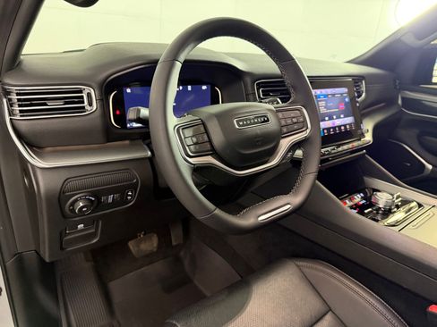 Used 2024 Jeep Wagoneer Series II w/ Convenience Group I image 4