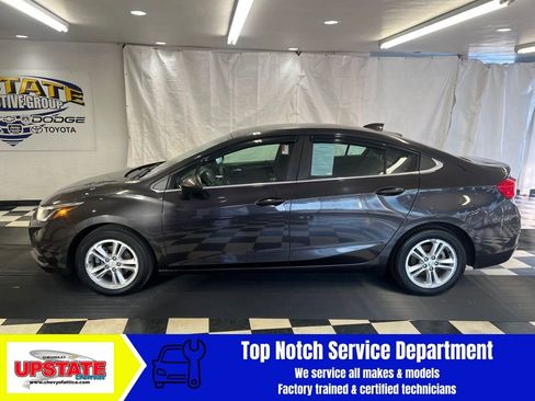 Used 2016 Chevrolet Cruze LT image 5