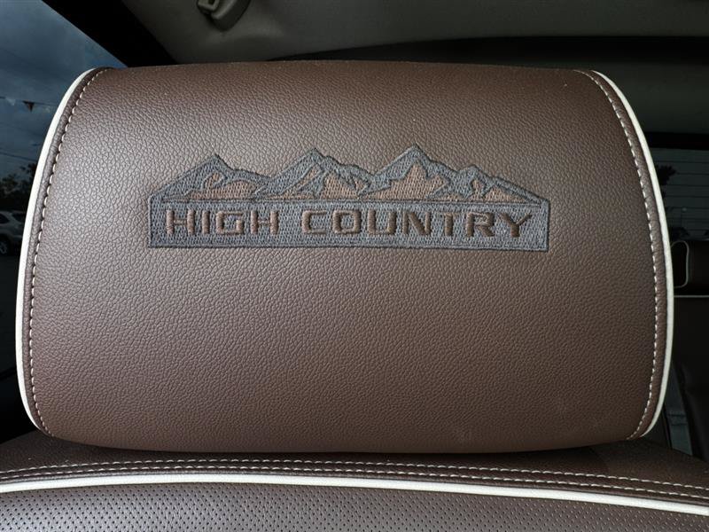 Used 2015 Chevrolet Silverado 1500 High Country w/ High Country Premium Package AWD/4WD image 18