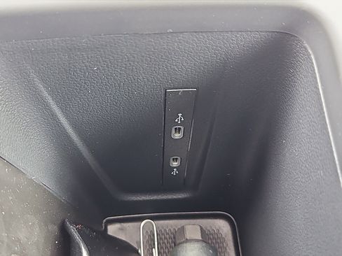 New 2026 Volkswagen Tiguan SE image 9