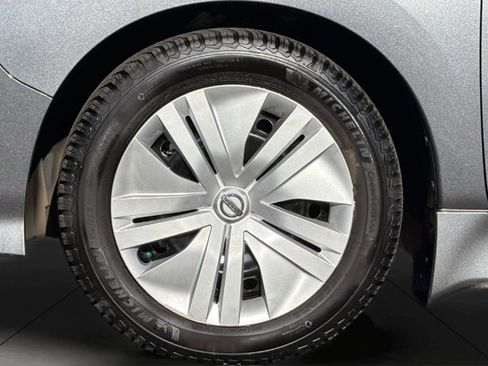 Used 2022 Nissan Leaf S image 11