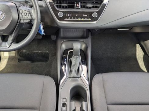 Used 2025 Toyota Corolla LE image 20