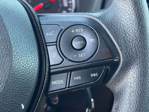 Used 2021 Toyota RAV4 LE w/ Carpet Mat Package (TMS) FWD image 11