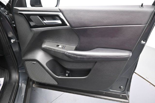 Used 2025 Mitsubishi Outlander SE FWD image 32