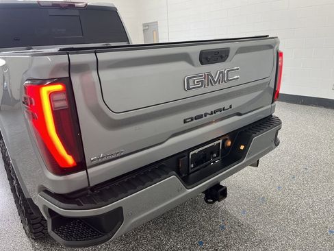 Used 2025 GMC Sierra 2500 Denali Ultimate AWD/4WD image 3