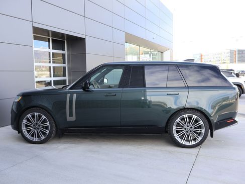 Certified 2025 Land Rover Range Rover Long Wheelbase Autobiography AWD/4WD image 11