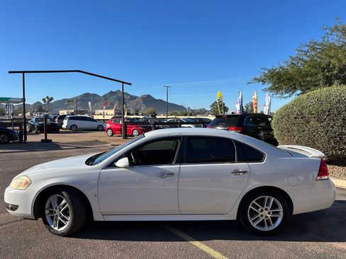 Used 2010 Chevrolet Impala LTZ image 2