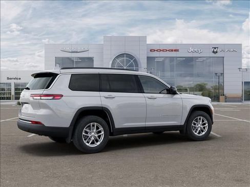 New 2026 Jeep Grand Cherokee L Laredo image 4