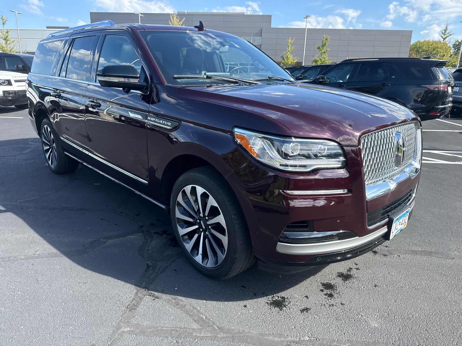Used 2023 Lincoln Navigator L Reserve AWD/4WD image 5