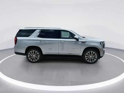 New 2026 GMC Yukon Denali w/ Advanced Technology Package AWD/4WD image 9