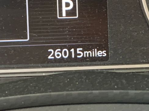 Used 2025 Nissan Versa SV image 9