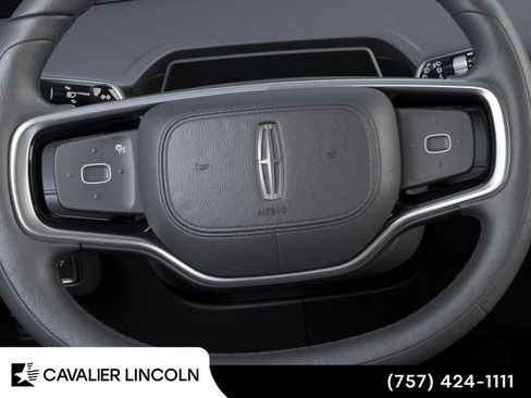 Used 2026 Lincoln Nautilus Premier AWD/4WD image 12