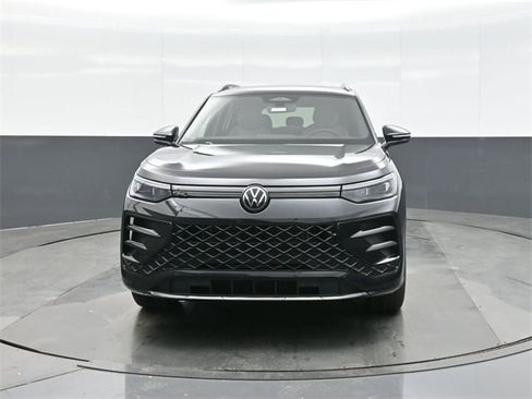 New 2026 Volkswagen Tiguan SE R-Line image 2