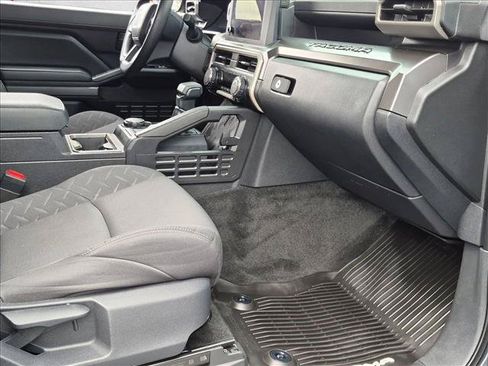Used 2025 Toyota Tacoma SR5 AWD/4WD image 26