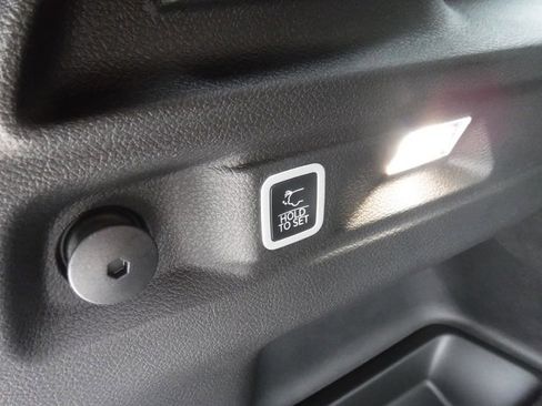 New 2025 Jeep Grand Cherokee L Altitude image 42