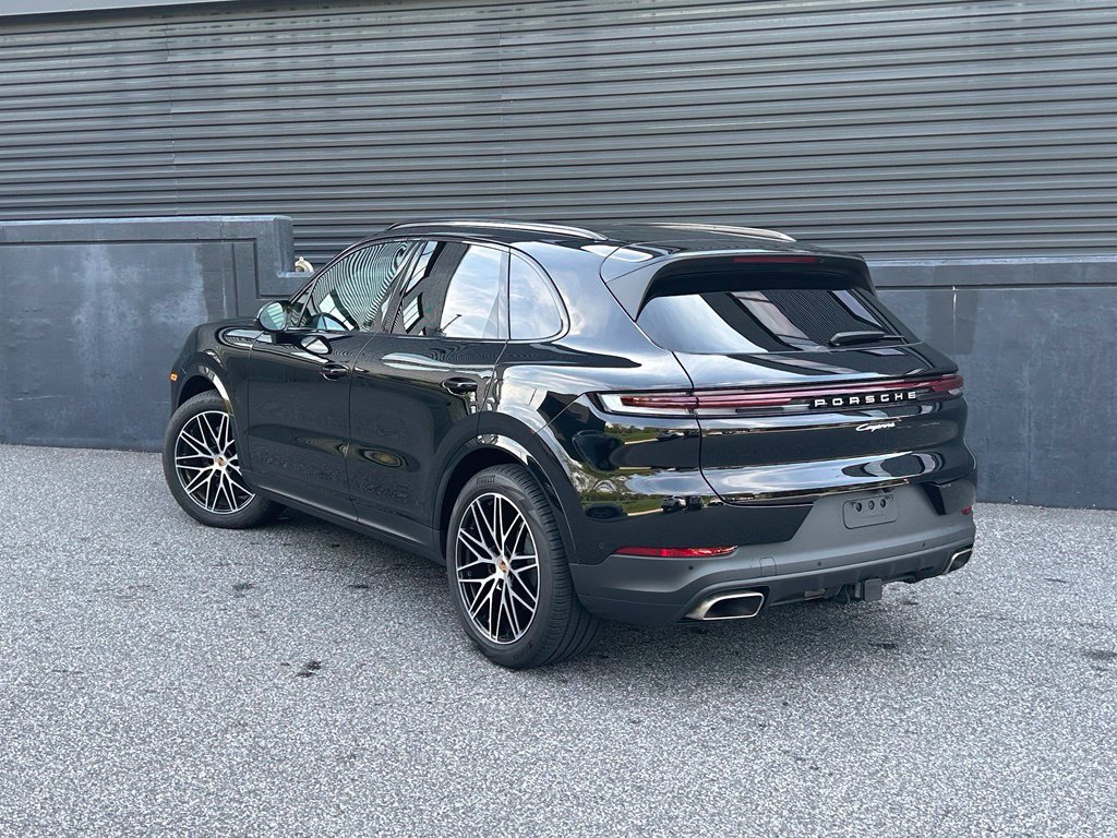 Certified 2026 Porsche Cayenne AWD/4WD image 8