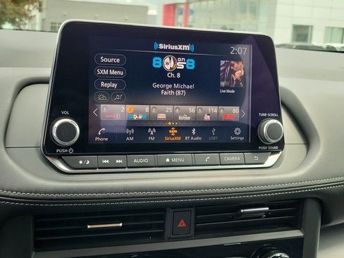 Certified 2025 Nissan Rogue SV AWD/4WD image 9