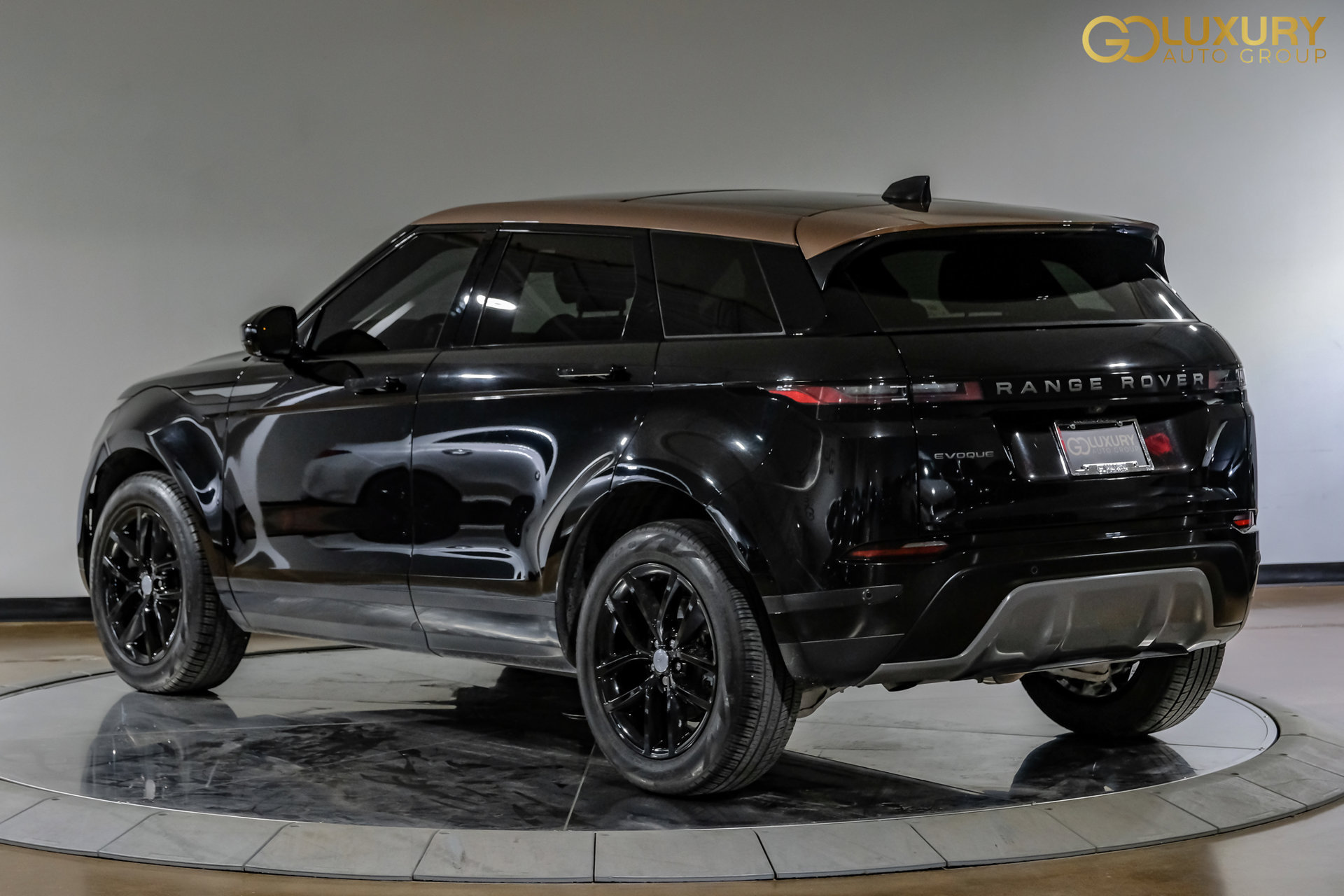 Used 2024 Land Rover Range Rover Evoque S AWD/4WD image 12