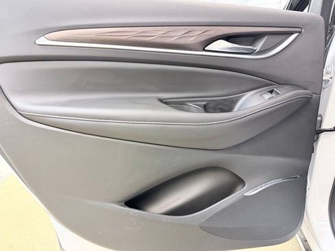 Used 2024 Buick Enclave Avenir AWD/4WD image 19