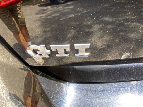 Used 2015 Volkswagen GTI S FWD image 40