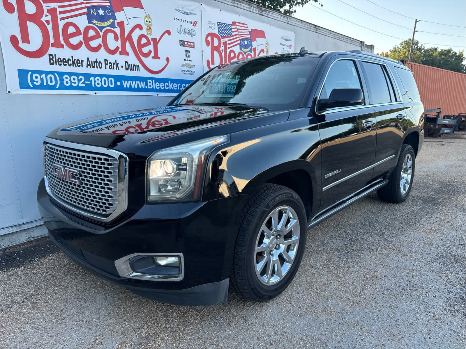 Used 2015 GMC Yukon Denali w/ Touring Package AWD/4WD image 6