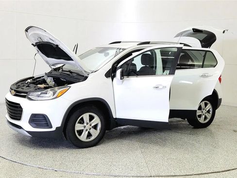 Used 2018 Chevrolet Trax LT w/ LT Convenience Package FWD image 10