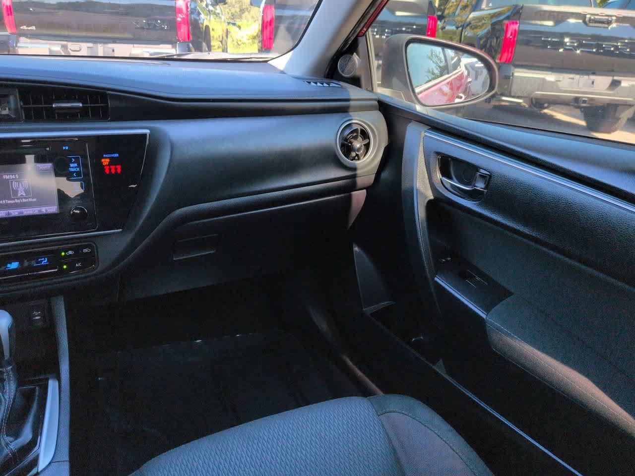 Used 2018 Toyota Corolla LE FWD image 16
