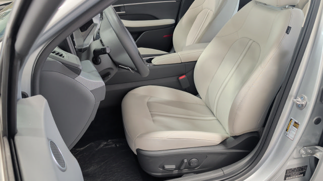 Certified 2025 Hyundai Sonata SEL AWD/4WD image 9