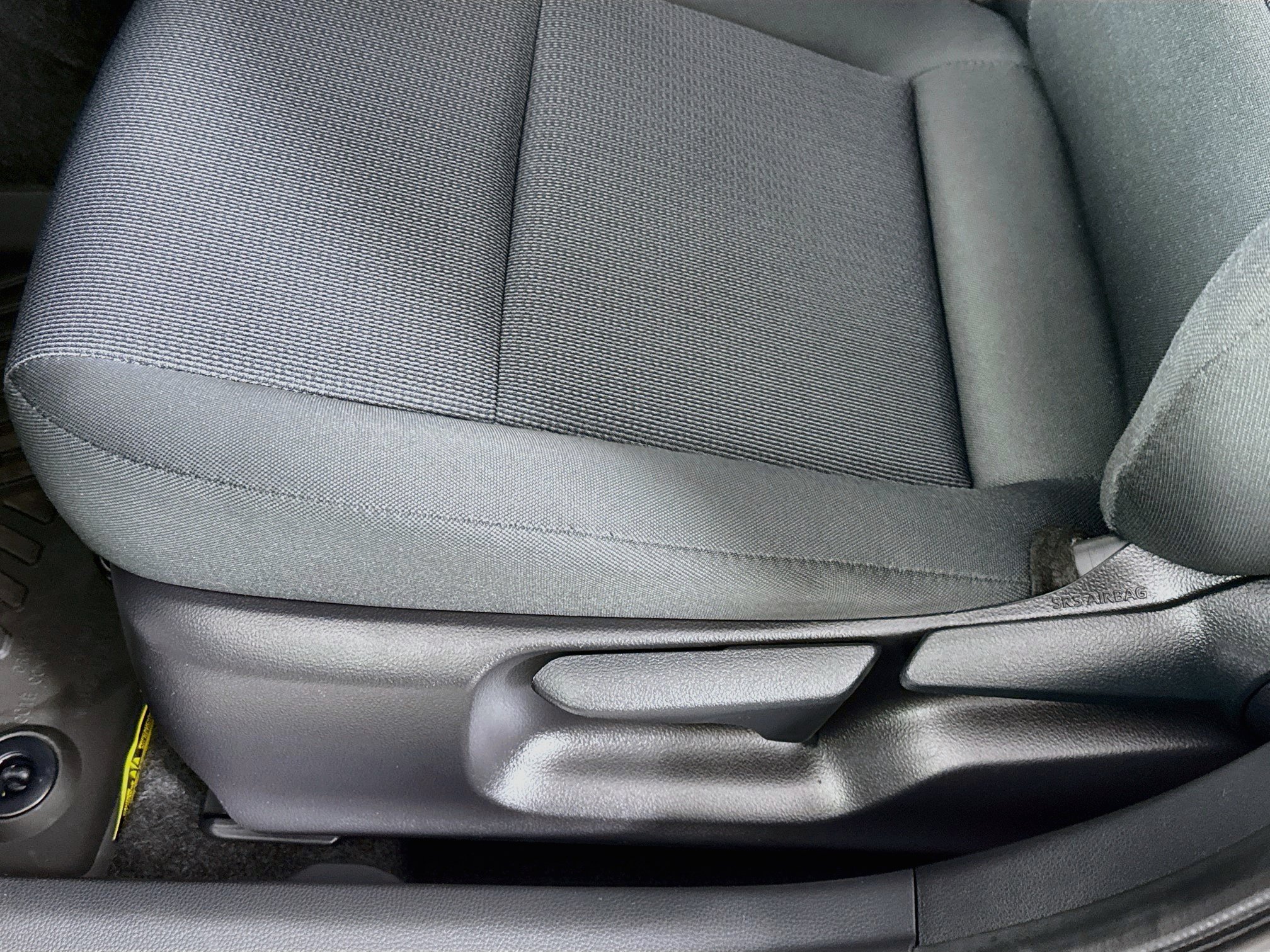 Certified 2025 Toyota Prius LE FWD image 20
