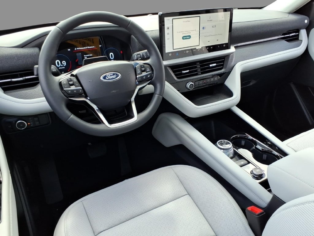 New 2026 Ford Explorer Platinum w/ LUX Leather Package AWD/4WD image 6