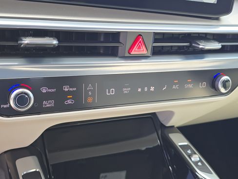 Certified 2025 Kia Sorento SX Prestige image 27