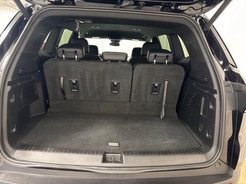 Used 2025 Buick Enclave Preferred image 11