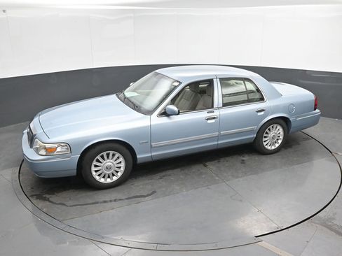 Used 2009 Mercury Grand Marquis LS RWD image 31