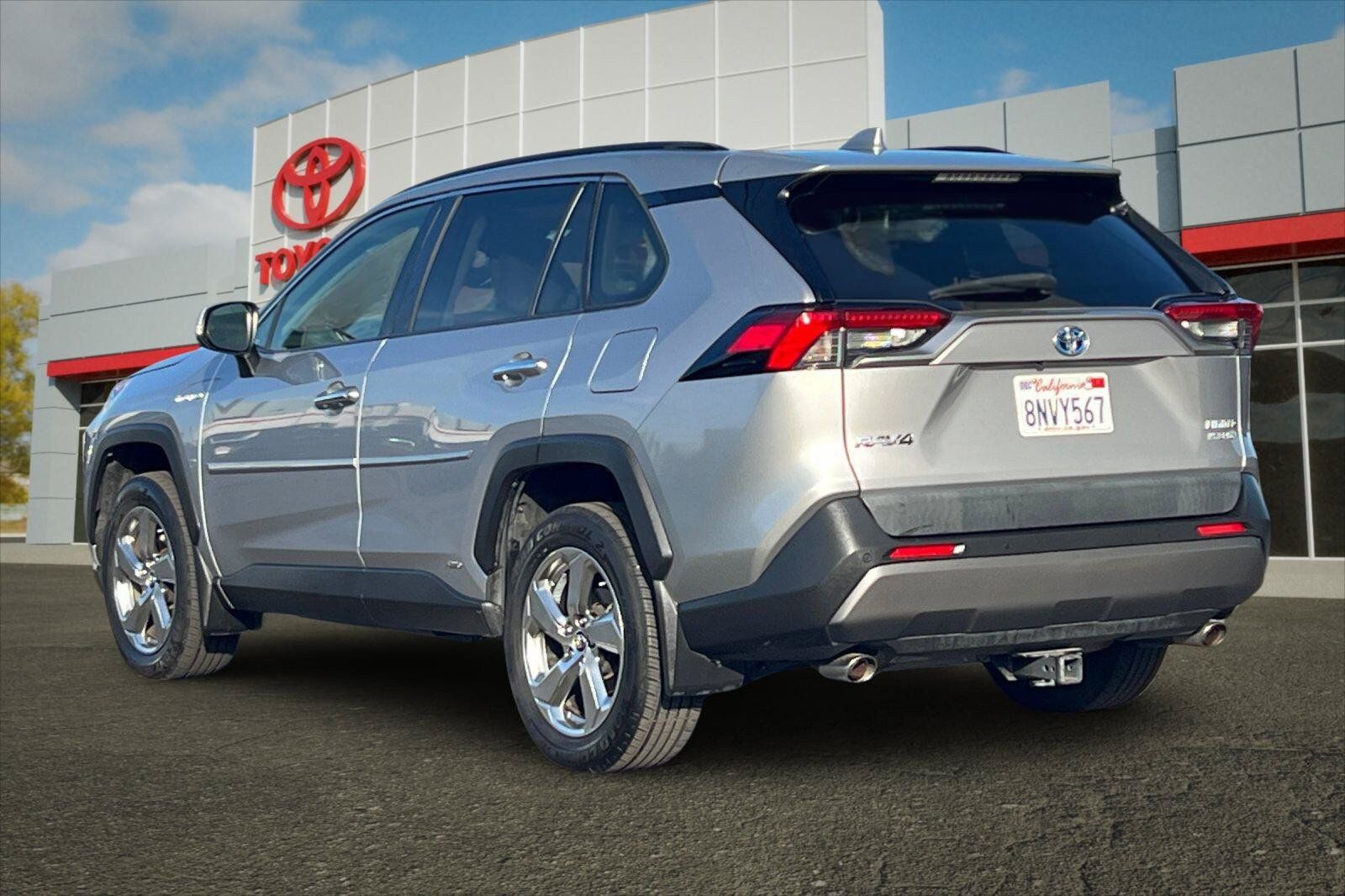 Used 2019 Toyota RAV4 Limited w/ Carpet Mat Package AWD/4WD image 5