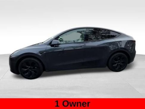 Used 2025 Tesla Model Y Long Range image 3