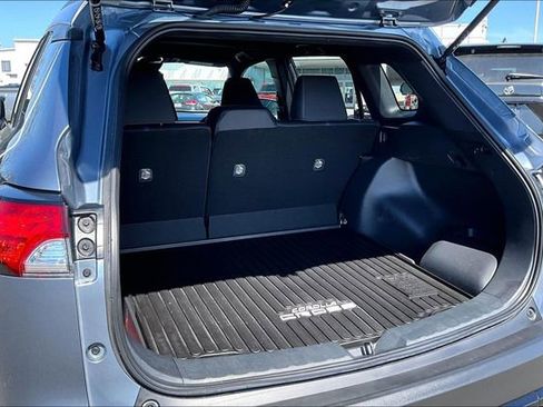 Used 2024 Toyota Corolla Cross SE image 29