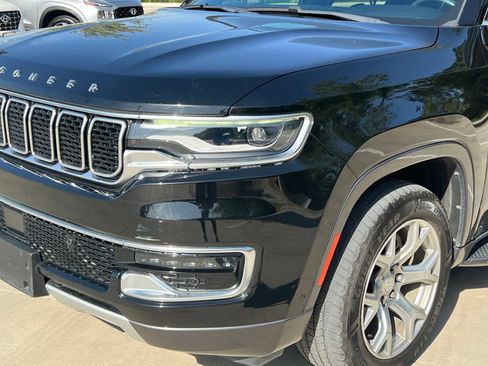 Used 2022 Jeep Wagoneer Series II RWD image 4
