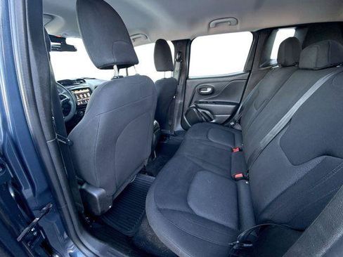 Used 2023 Jeep Renegade Latitude AWD/4WD image 27