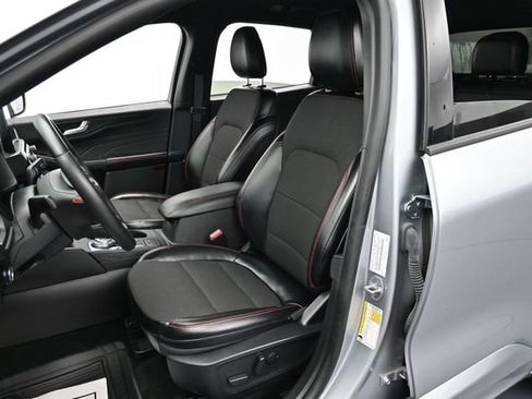 Certified 2024 Ford Escape ST-Line AWD/4WD image 11