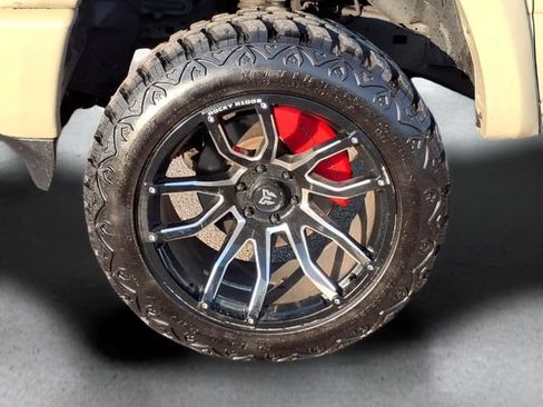 Used 2022 RAM 1500 Laramie w/ Sport Appearance Package AWD/4WD image 9