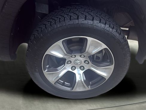 Used 2019 RAM 1500 Laramie image 9