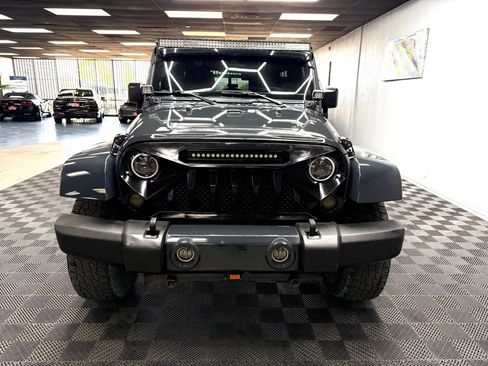 Used 2017 Jeep Wrangler Unlimited Sahara w/ Max Tow Package AWD/4WD image 4