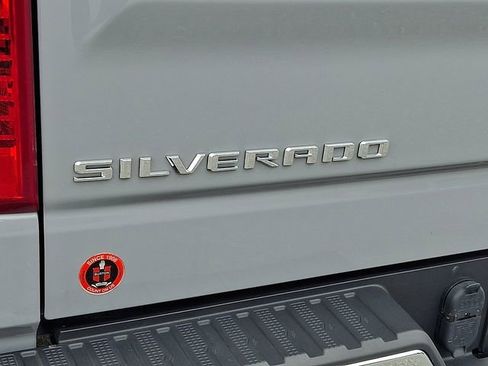 Used 2024 Chevrolet Silverado 1500 LT w/ Z71 Off-Road Package AWD/4WD image 31