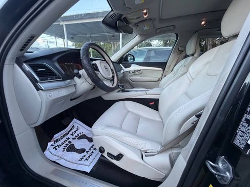 Used 2017 Volvo XC90 T6 Momentum w/ Vision Package AWD/4WD image 9