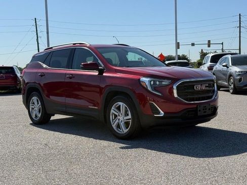 Used 2018 GMC Terrain SLE w/ Driver Convenience Package FWD image 9